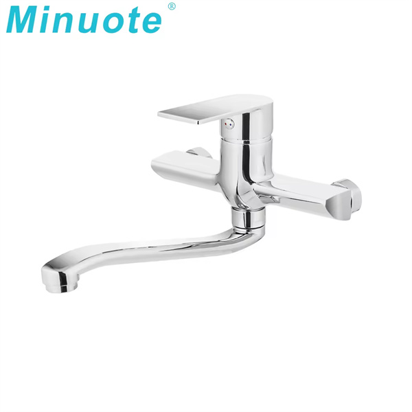 Trouvez les robinets de bassin de cuisine parfaits pour compléter votre décoration.