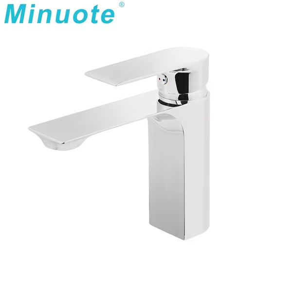 Why Square Bathroom Taps are the Way to G