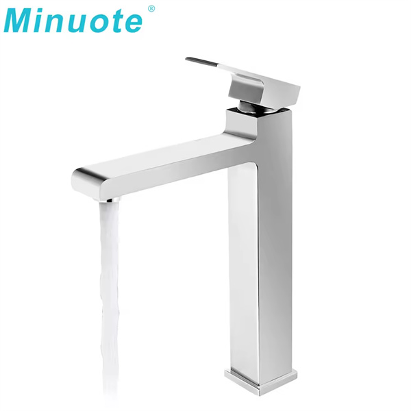 Single Faucet for a Minimalist Bathroom Look