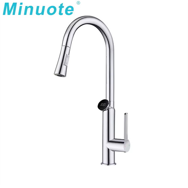 Effortlessly tackle tough messes with a pull-out spray kitchen fauce