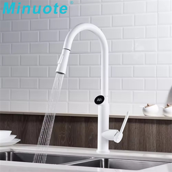 Enjoy enhanced functionality with a pull-out spray feature on your kitchen fauce