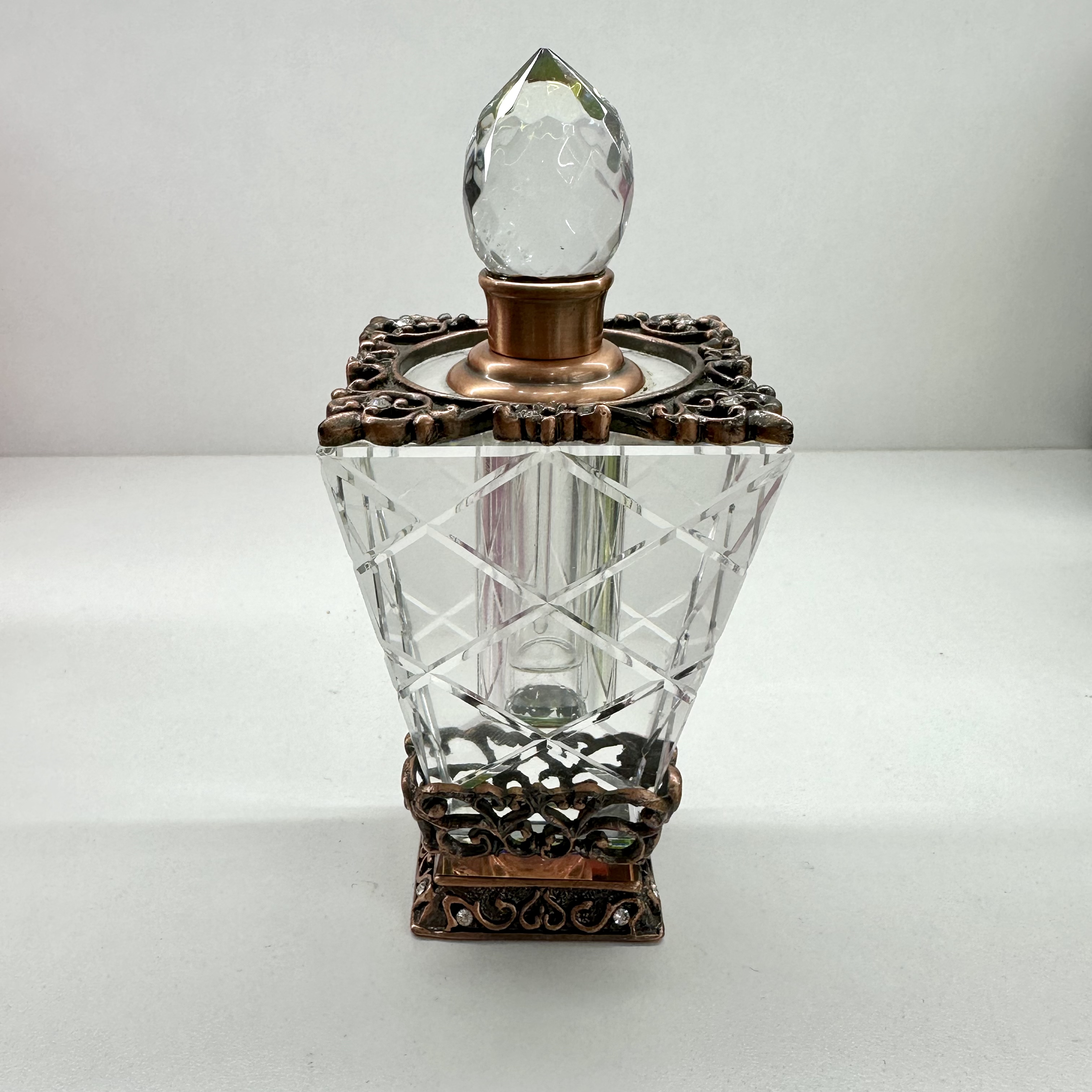 Antiqued Vintage Craft Gift Home Decoration Metal Alloy Perfume Bottle Retro Arab Style Empty Glass Essential Oil Bottle details