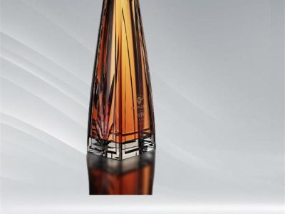 Olvídate del estándar así es como las botellas de vodka grabadas por encargo te distinguen