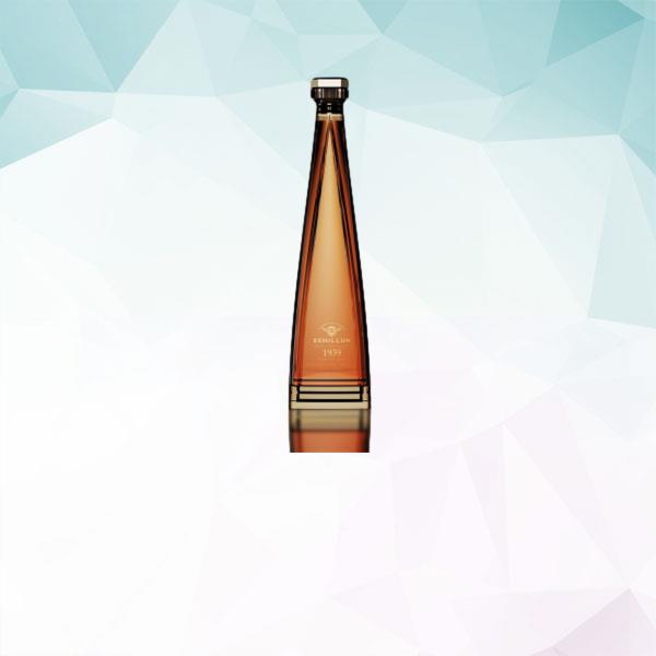 Poddajte se hladkému a charakteristickému vkusu našich likérů ve 750ml lahvích