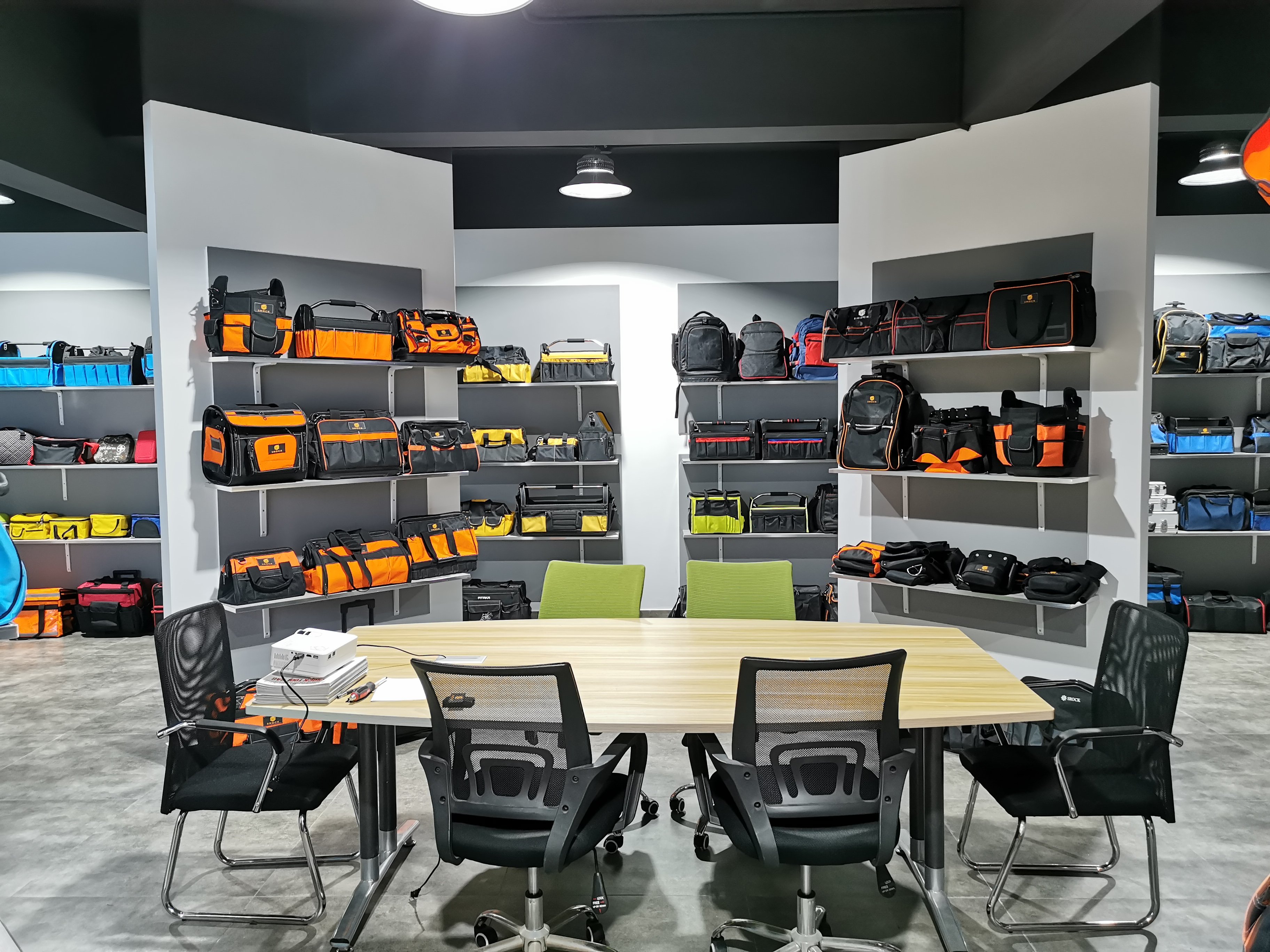 Tool bag Show Room