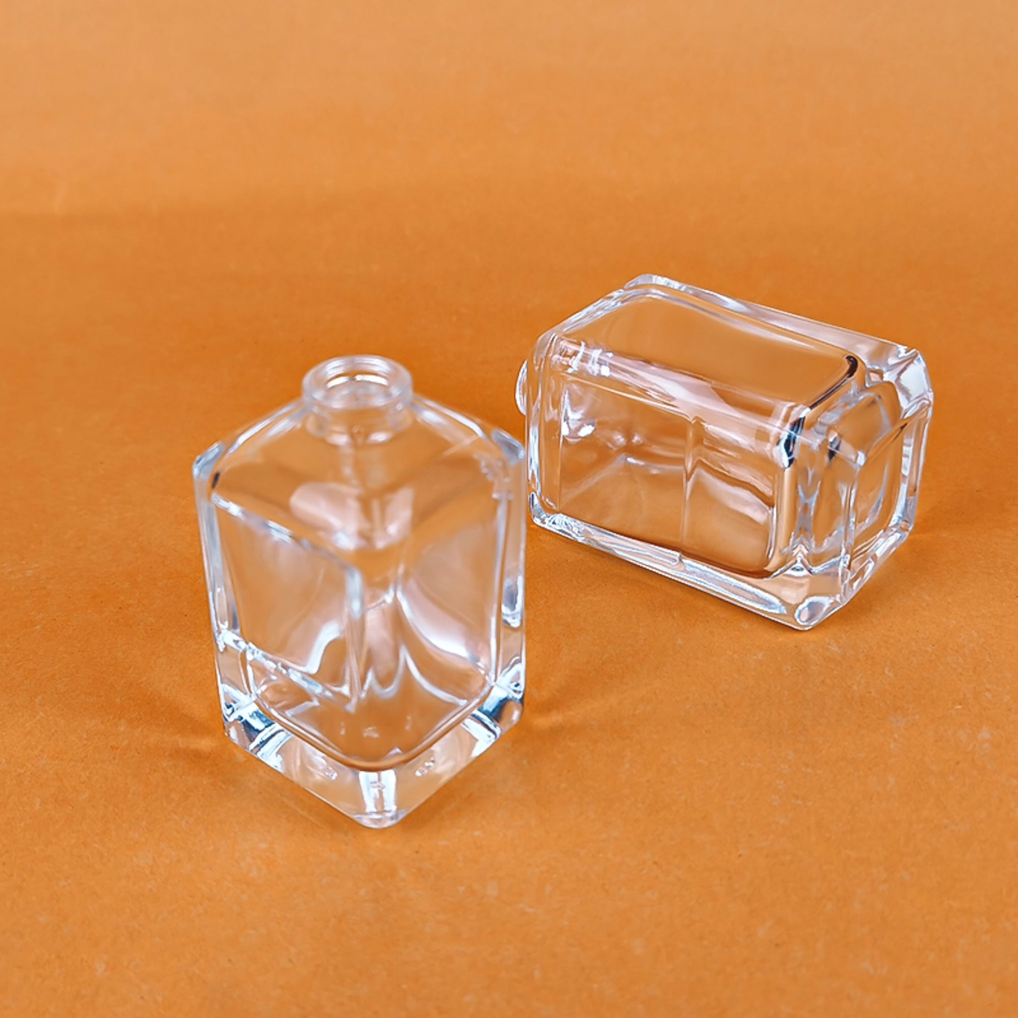فلاکون عطر مربعی با سر ویژه HY-P319