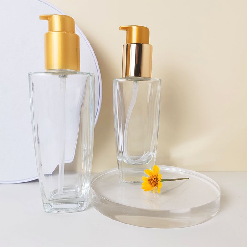 Glass Bottle cosmetics With Plastic bottle cap HY-1837