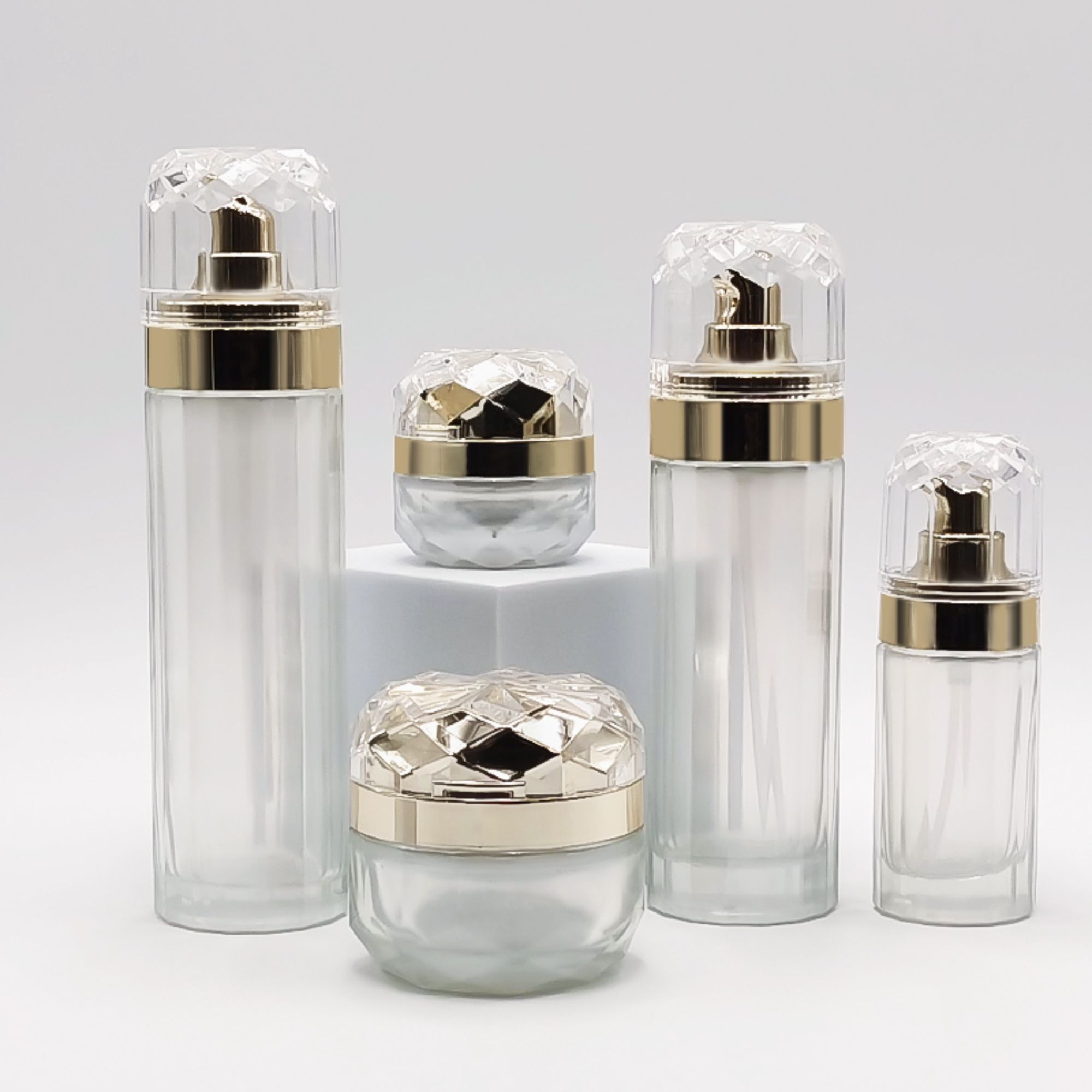 Rund tom skinhåndtering glas sprayflaskoskosmetikpakning med pumpe HY-2366