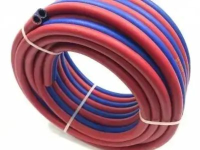 Tại sao Ống dẫn cao su PVC lại Thiết yếu trong Các Ứng dụng Công nghiệp