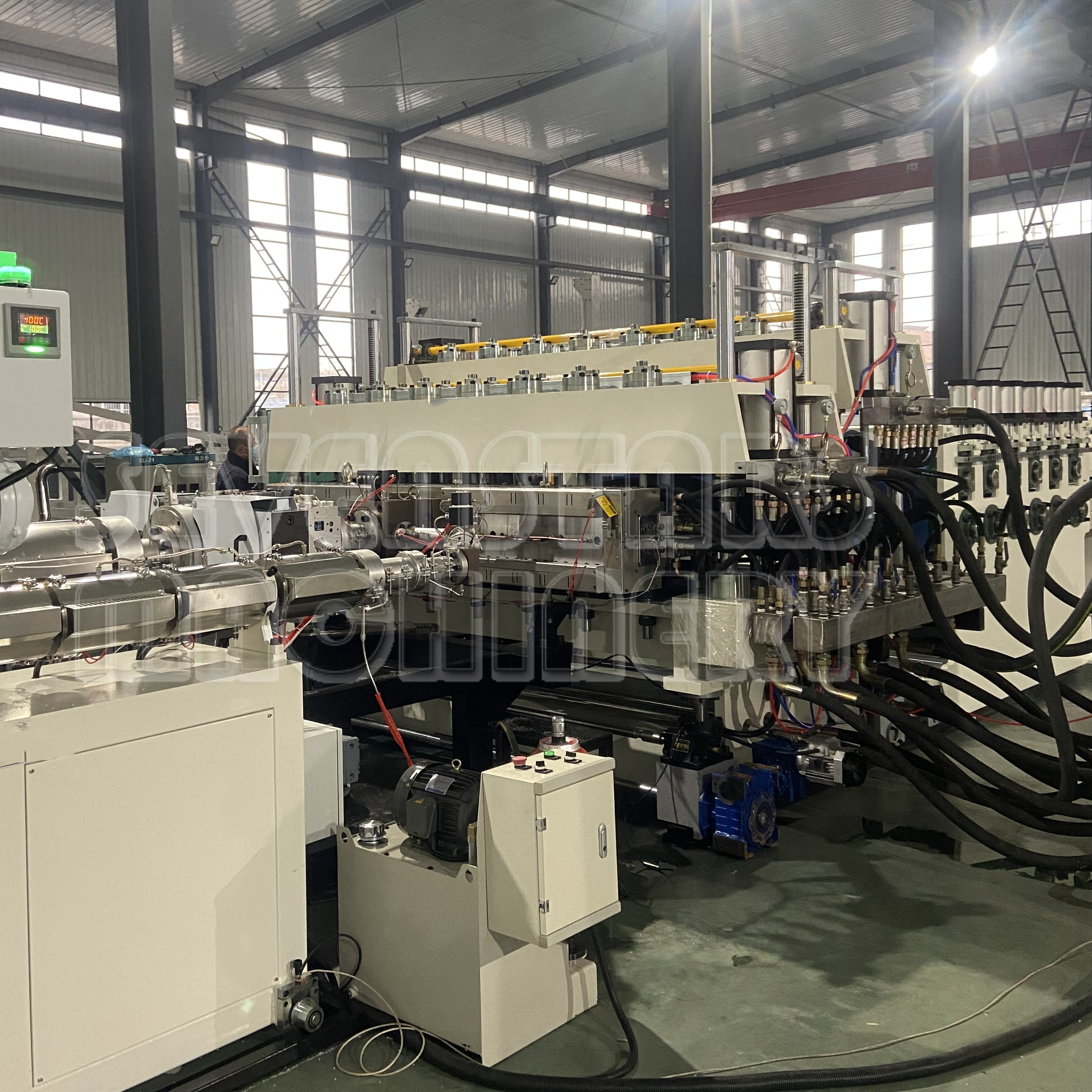 Sevenstars PC Polycarbonate Honeycomb Roof Plastic Corrugated Hollow Sheet Production Line PP PP Corrugated Sheet Machine manufacture