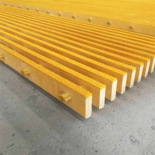 العَصَا الطويلة بطول 8 أقدام والمصنوعة من الزجاجية