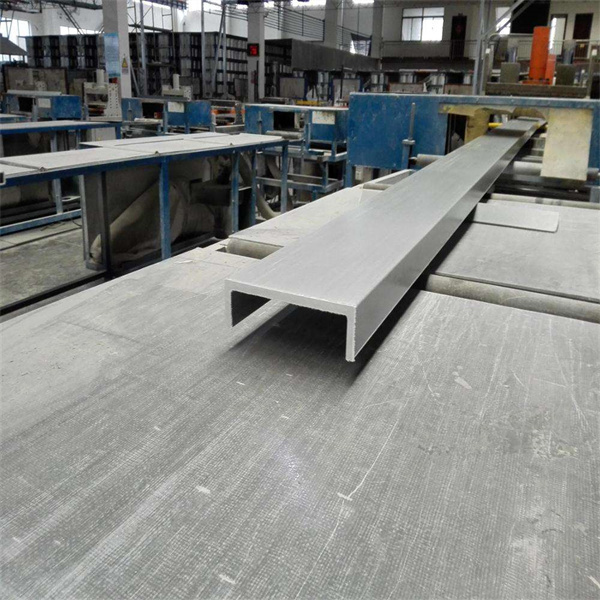 Understanding the Differences Between Fiberglass and Traditional Poles,