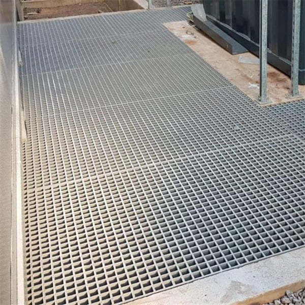 Bâtons en fibre de verre pour clôtures électriques polyvalentes