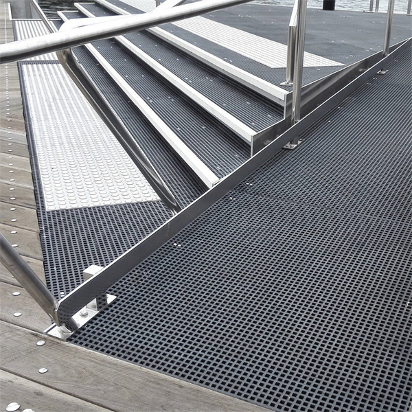 Features and Benefits of Green Fiberglass Grating