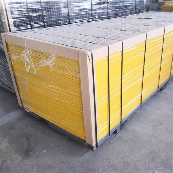 Xem sự đa dạng của ống vuông FRP với các kích thước, hình dạng và màu sắc có thể tùy chỉnh.