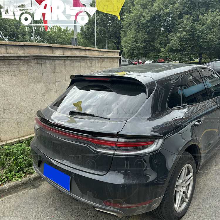 middle tail spoiler macan