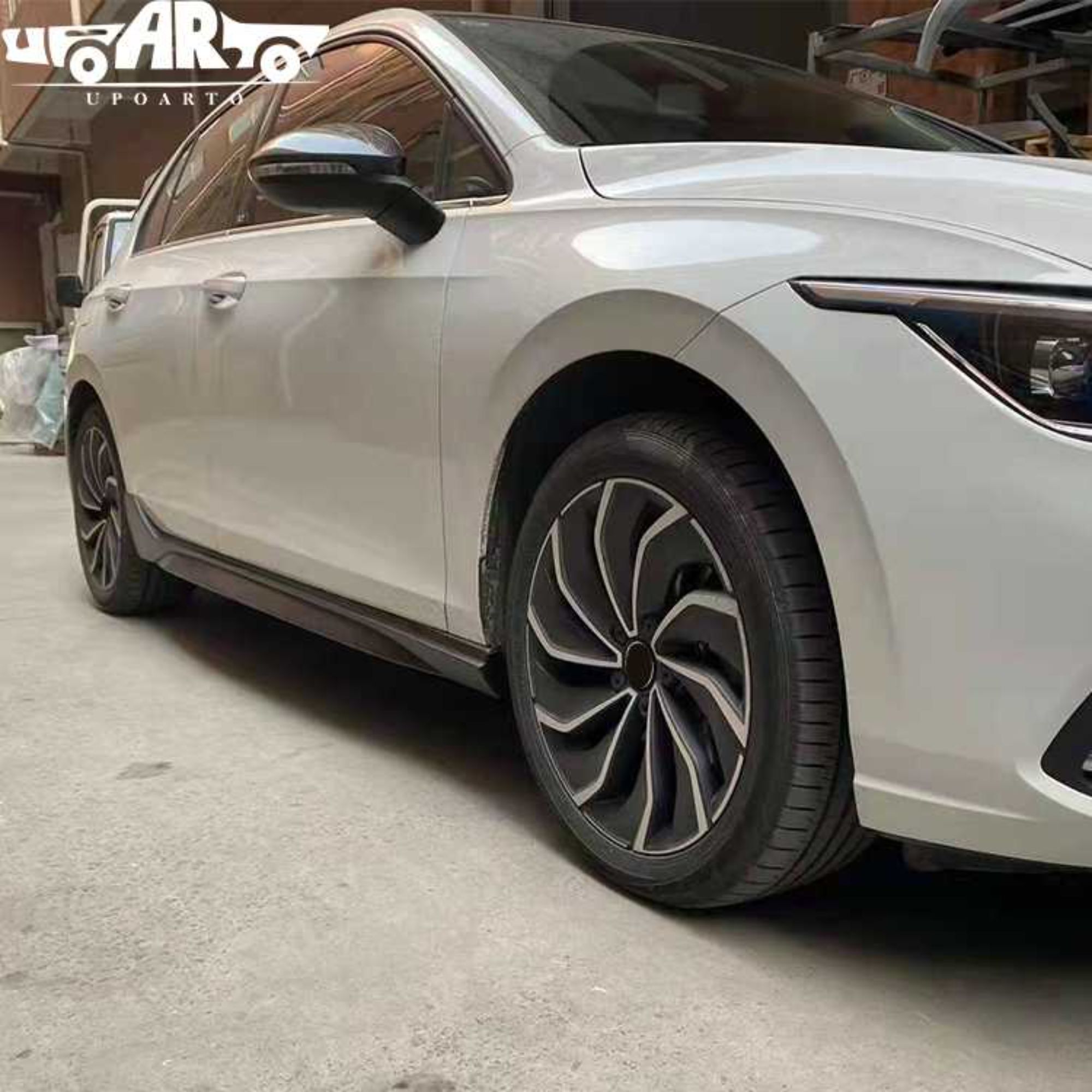 AR-VW-0140 R Style төмөнгө порожки Volkswagen Golf 8 учун