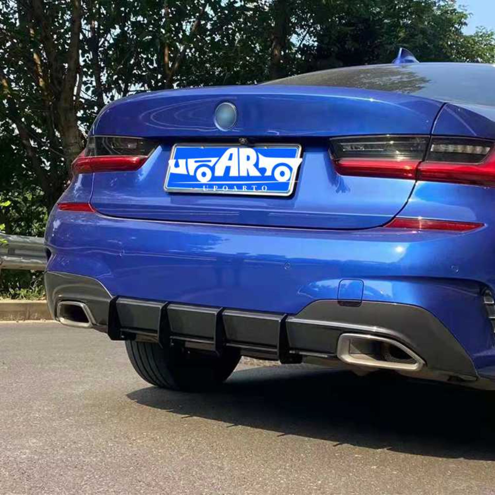 AR-BMW-076 Zadná lišta difúzer pre BMW 3 Series G20 2020+