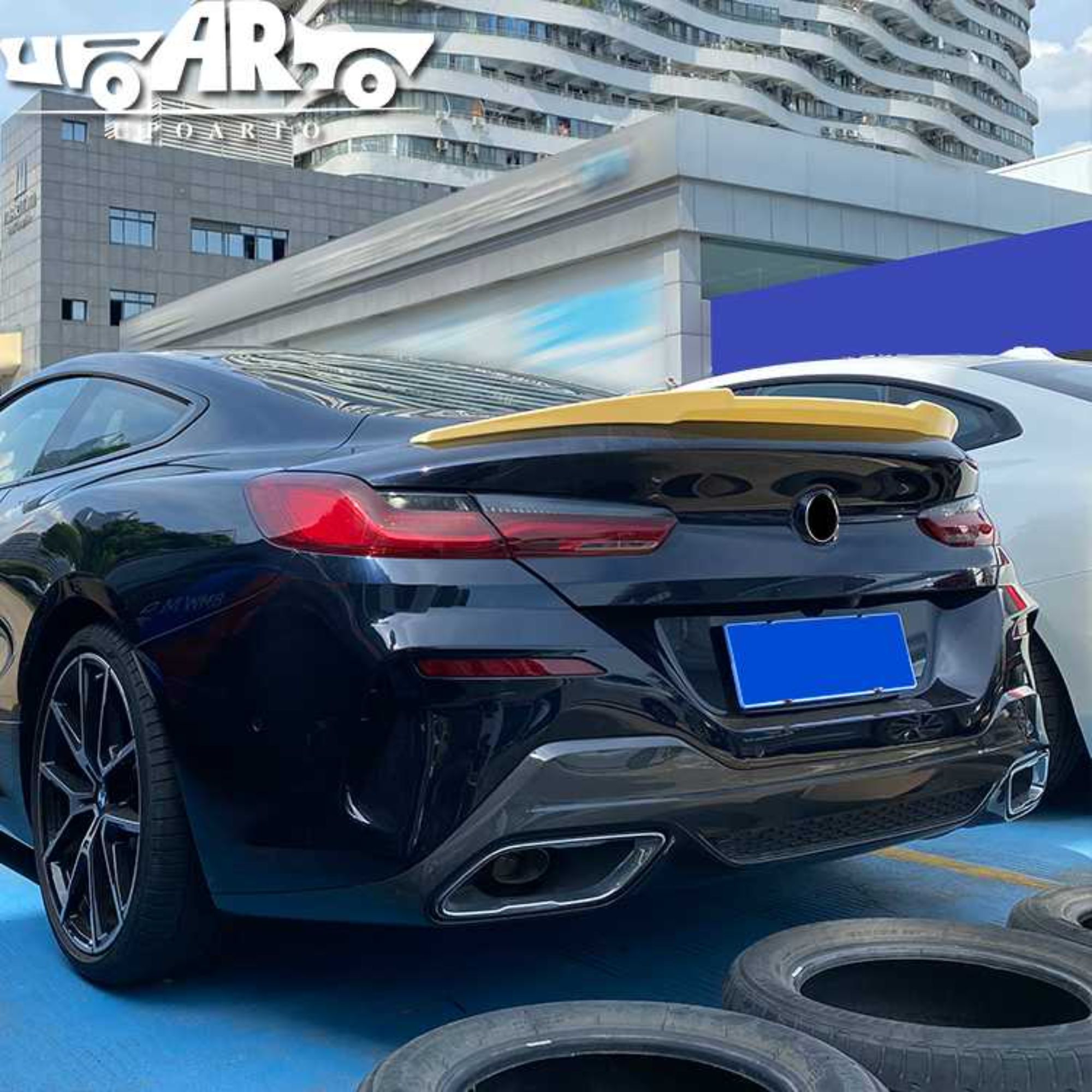 AR-BMW-096 ชิ้นส่วนท้ายแบบ V Style สำหรับ BMW 8 Series G15 2018-2022