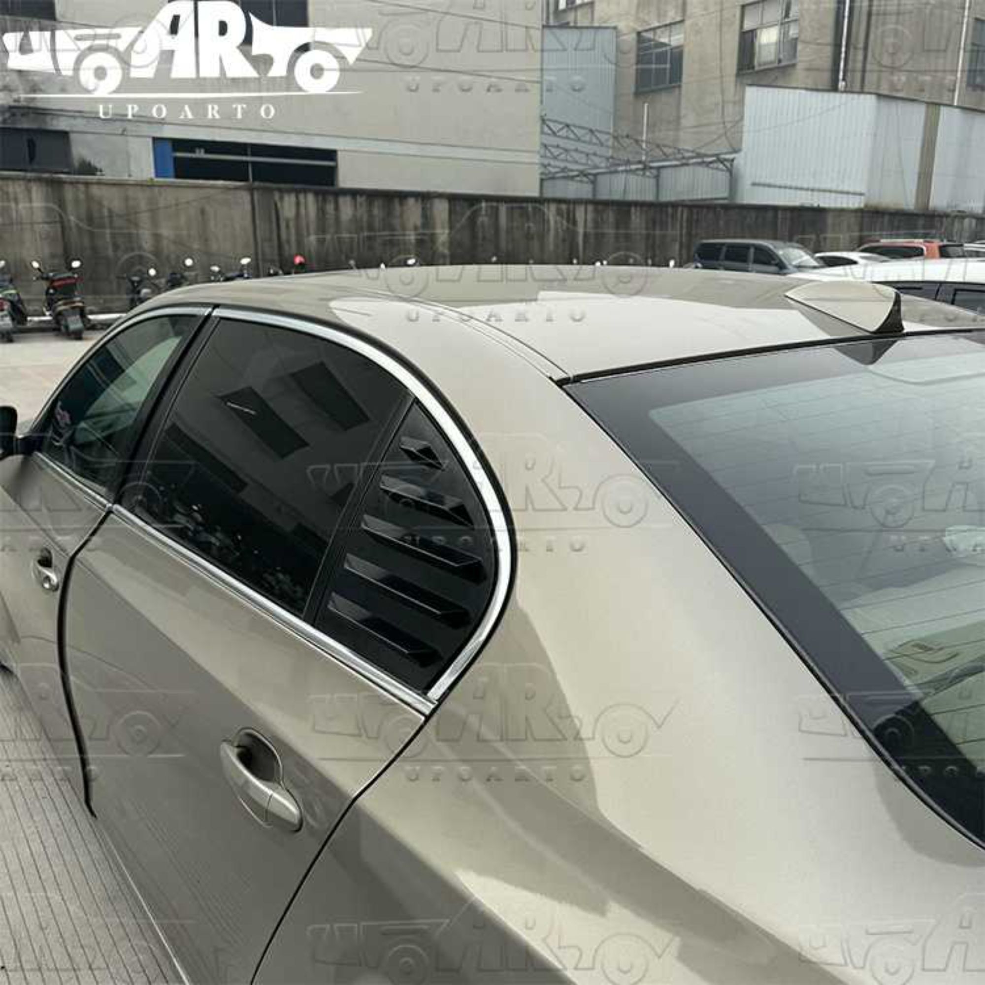 AR-BMW-0137 ขอบกระจกหลังแบบ Louver สำหรับ BMW 5 Series E60 2004-2010
