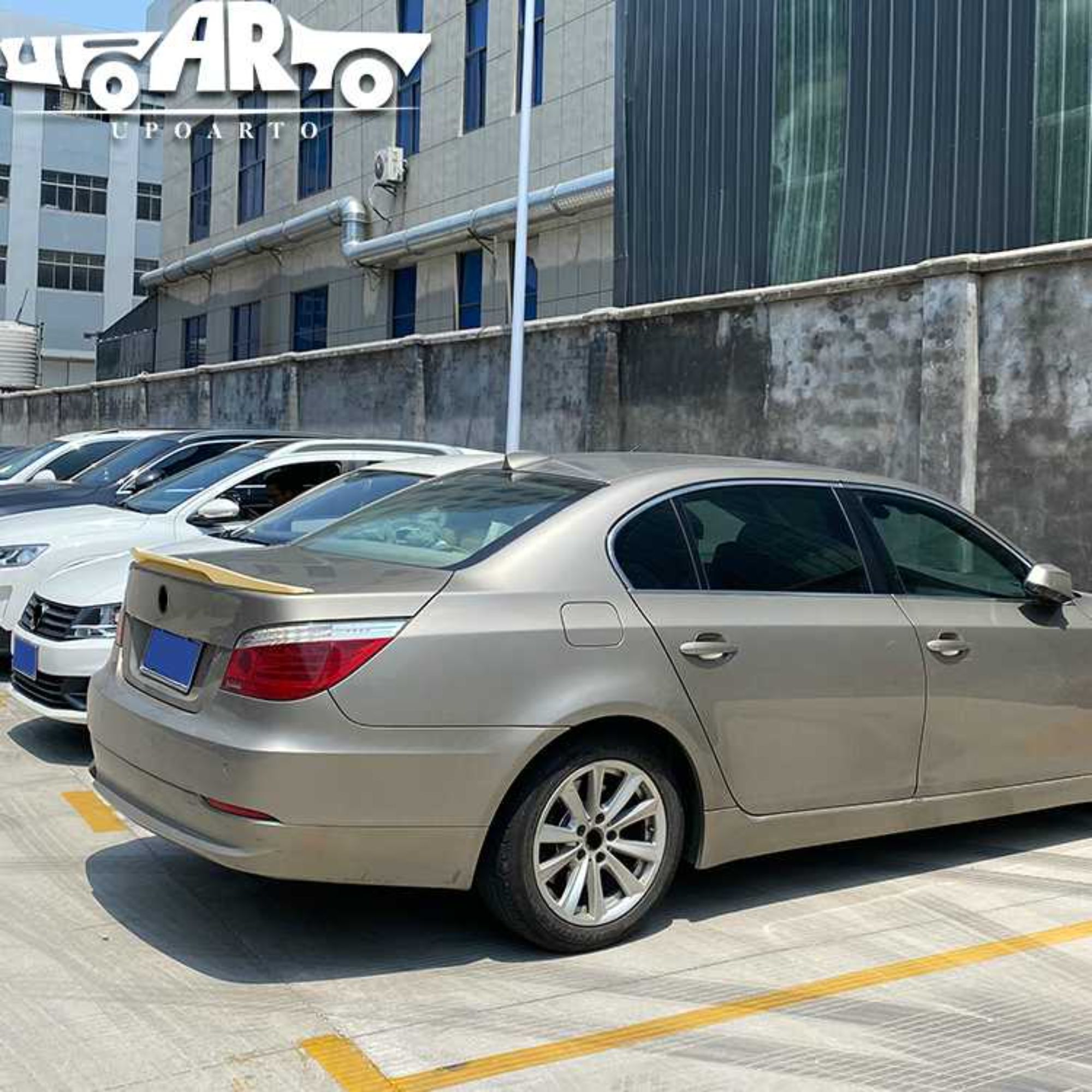 AR-BMW-094 M4 stilli arxa spoiler BMW 5 Seriyası E60 üçün 2004-2010