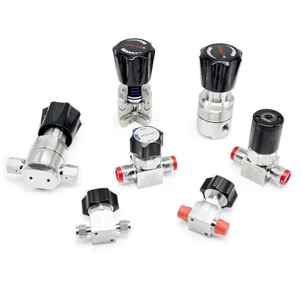 Why are ultra-high-purity pressure regulators used in a large percentage of applications in the semiconductor industry?
