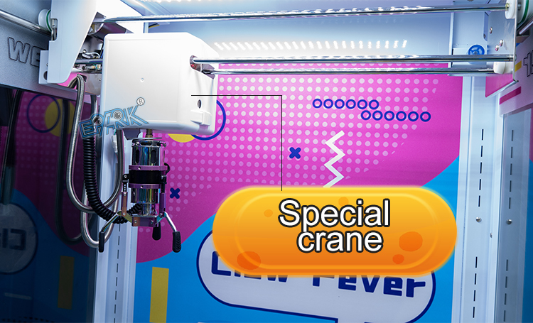 Coin Operated Claw Crane Machine New Snack Claw Crane Machine For Game Center factory
