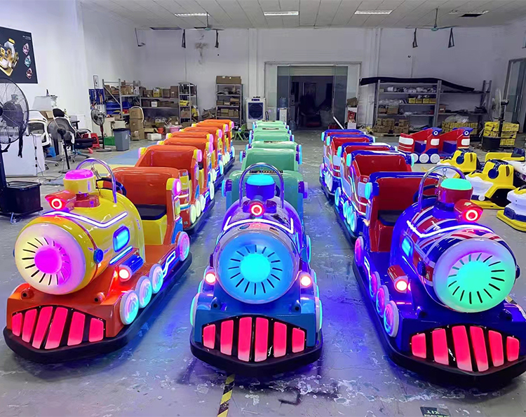 High-Power Train Head Tow 3 New Double-Row Carriages Electric Train Rides manufacture