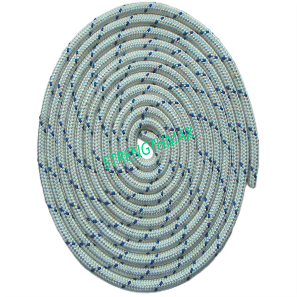 Rest assured knowing your vessel is secure with 1/4 inch yacht rope.