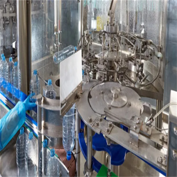Solució d'ompliment de refrigerant del radiador dissenyada amb precisió.