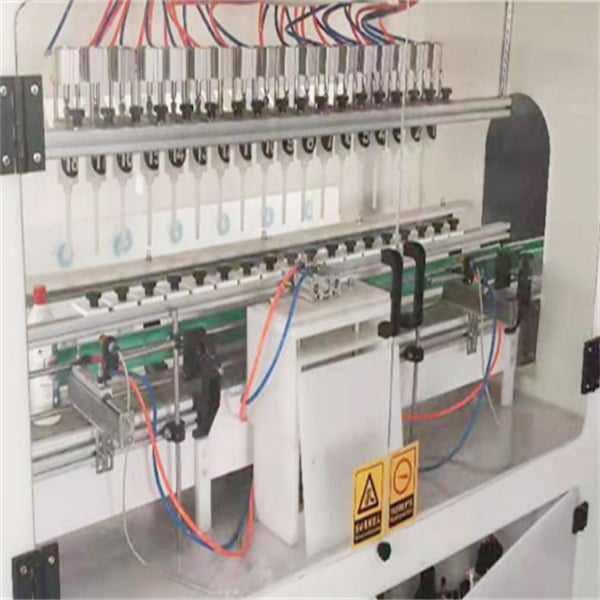 Simplify your disinfectant packaging process with our cutting-edge filling machine technology.
