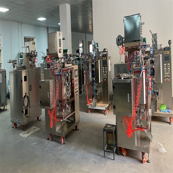 Streamline your production with the sauce packet machine