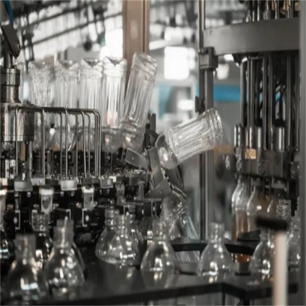 State-of-the-art juice bottling machine for consistent quality control