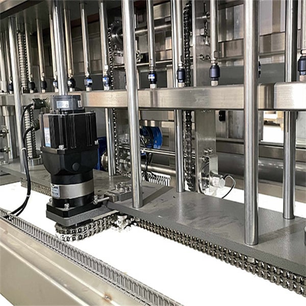 How Automatic Oil Filling Machines Save Time and Money?