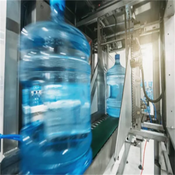 Ensuring Quality and Consistency with a Water Filling Machine