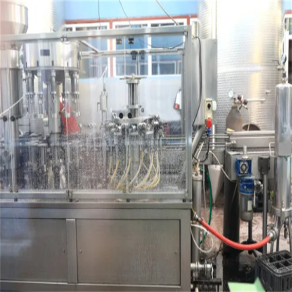 Omple de forma segura i ràpida els nivells de refrigerant del radiador.