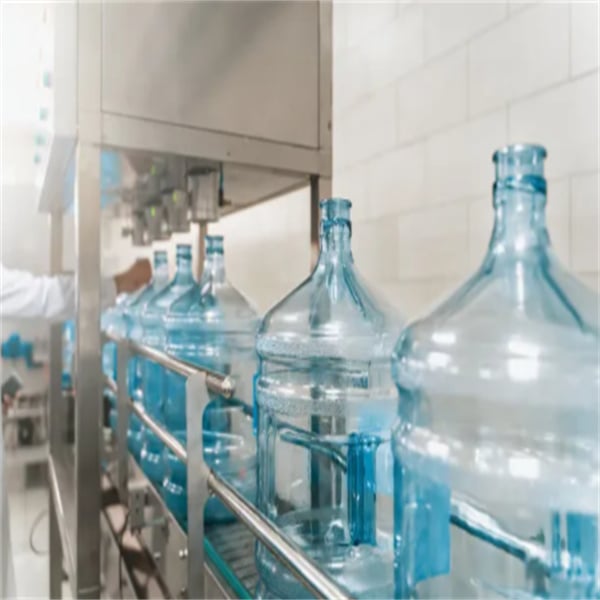 Improving packaging quality with state-of-the-art water filling line