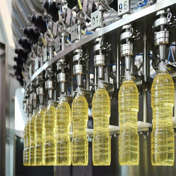 Simplify your packaging process with a specialized filling machine for edible oil bottles.