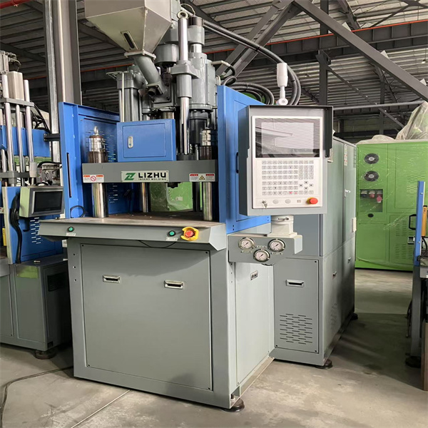 Seamless design and performance with vertical injection molding electric