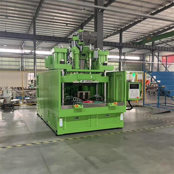 Les caractéristiques clés d'une machine à mouler par injection à table rotative