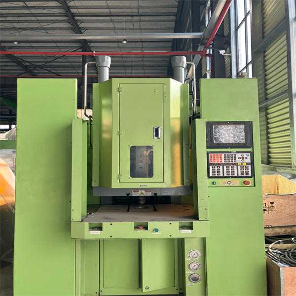 Applications polyvalentes du moulage par injection hydraulique vertical