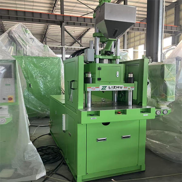 Revolutionize a moldagem por injeção com máquinas de inserção vertical fabricadas nos EUA