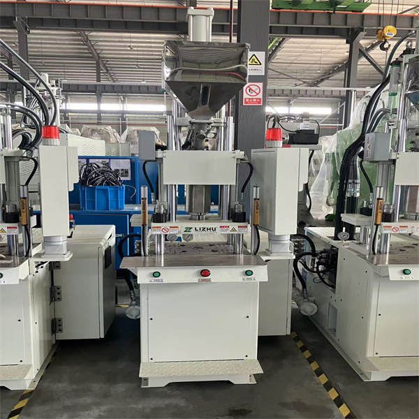 Scopri il Tuo Potenziale di Produzione con la Macchina per Iniezione di 25 Tonnelle