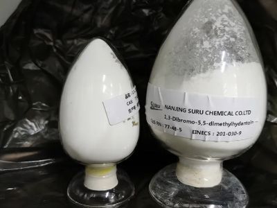 DBDMH постепено ослобађа бром, смањујући потребу за честим дозирањем у базенима