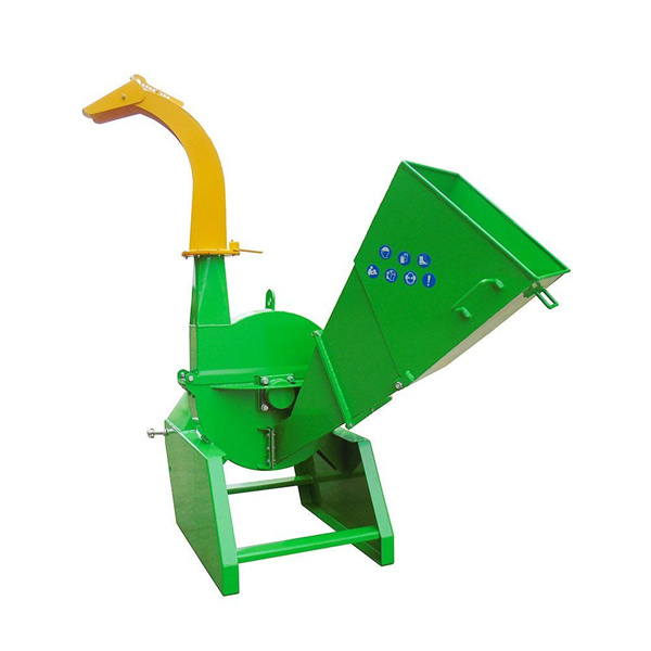 Versatile wood chippers for large-scale projects