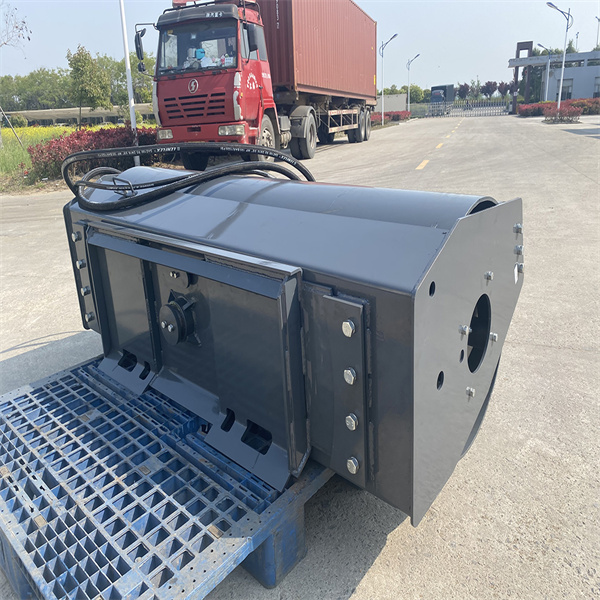 Pitingkeun kestabilan tanah sarta hasil permukaan jeung roller getar skid steer.