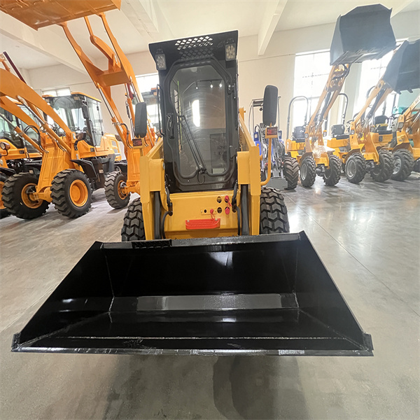Ekspertowe wskazówki do efektywnego sterowania ręcznego i nogowego w samochodach skid steer