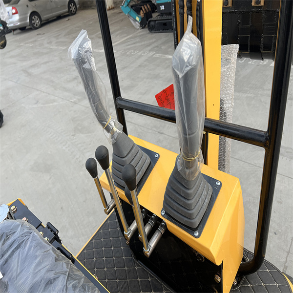 Der Mini-Kettenbagger im Einsatz
