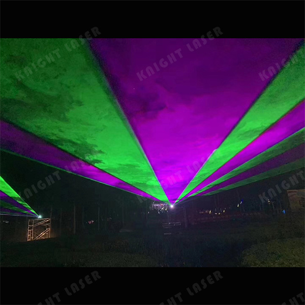 Porta les teves idees visuals a la vida amb la nostra màquina de show de llaser multifuncional!