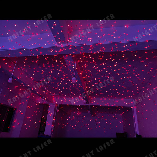 Ustvarite magično atmosfero z našim laserjem zvezdnega neba